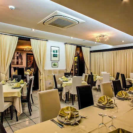 Mannu Hotel 3*