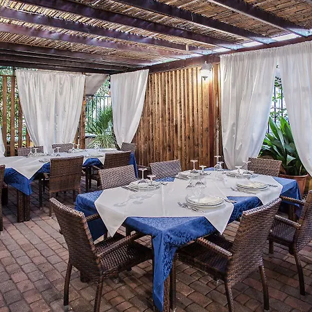 Mannu Hotel 3*