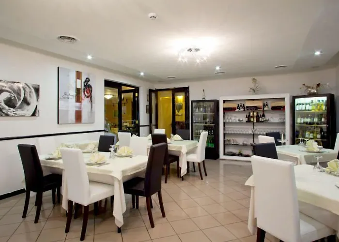 曼努酒店 3* 博萨